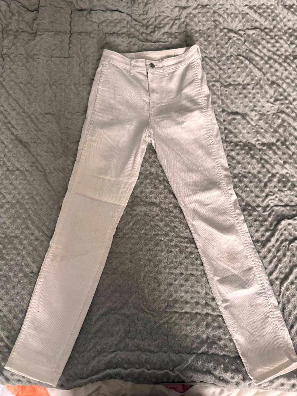 White skinny jeans